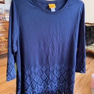 Beautiful Ruby Road size 2X blue tunic with three-quarter length sleeves.